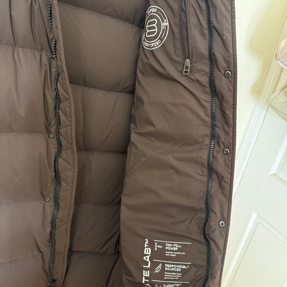 Aritzia The Super Puff - Picture 4 of 6